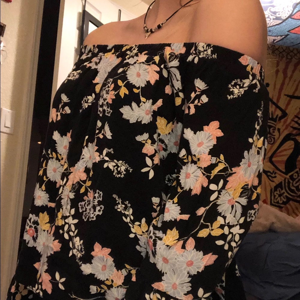 Off the shoulder floral print long sleeve